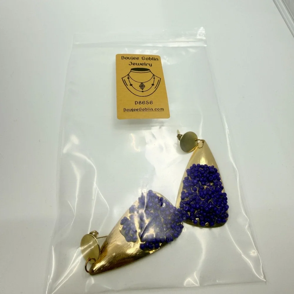 Vintage Y2K Gold Tone Purple Seed Bead Textured Teardrop Dangle Post Earrings